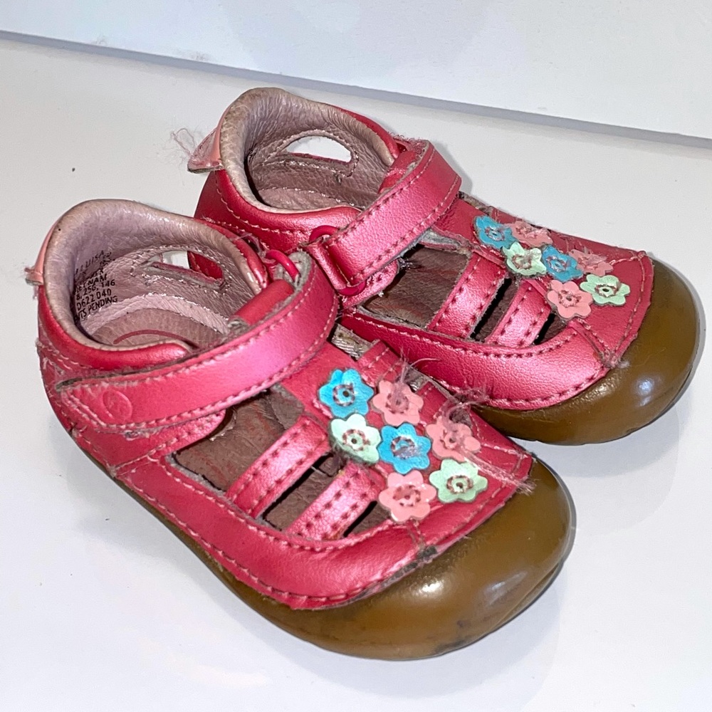 3 month old pink baby shoes made by stride rite